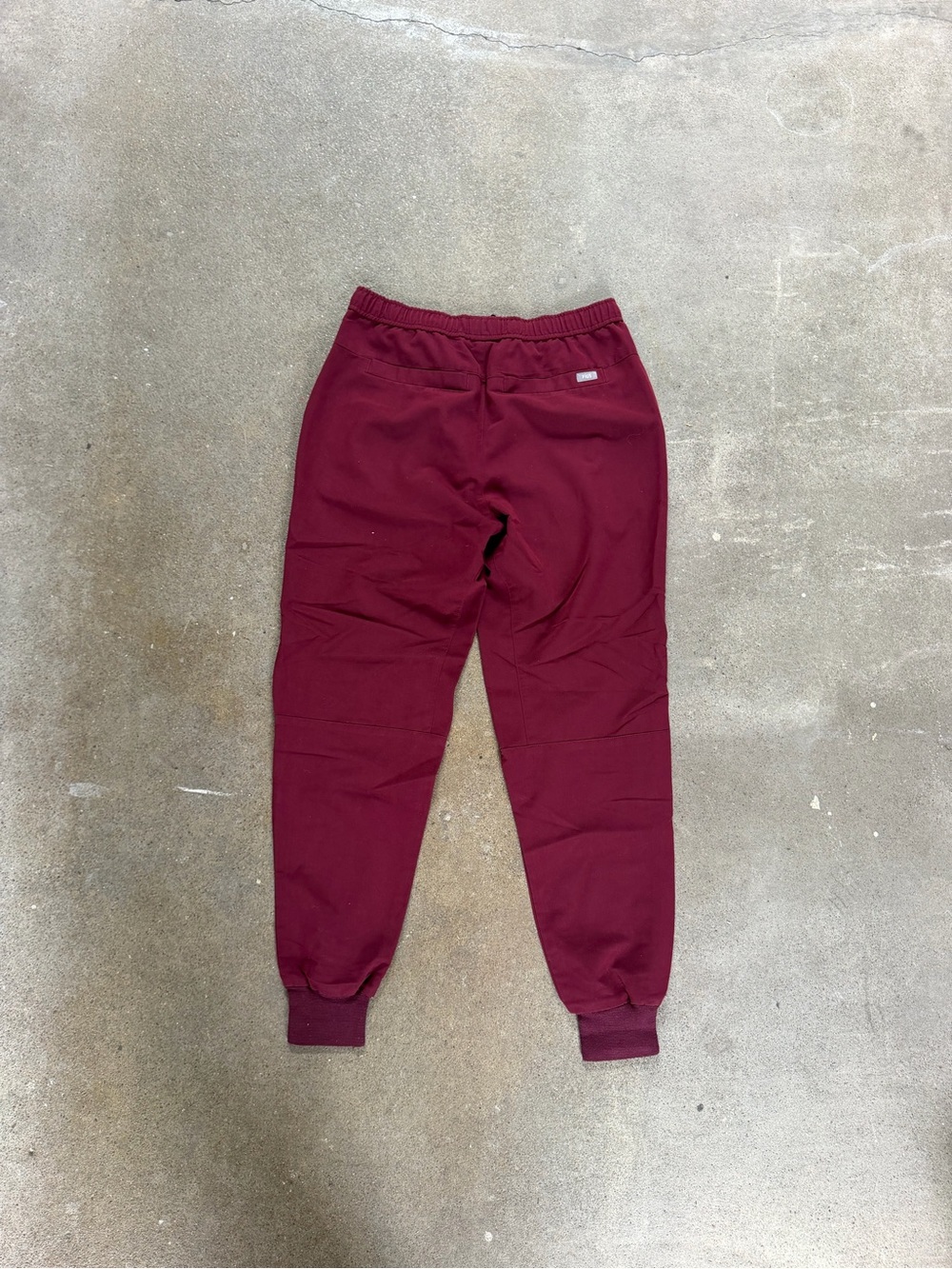 Figs Menโs Tansen Jogger Scrub Pants in Burgundy Size Medium Nursing Medical - Picture 6 of 9